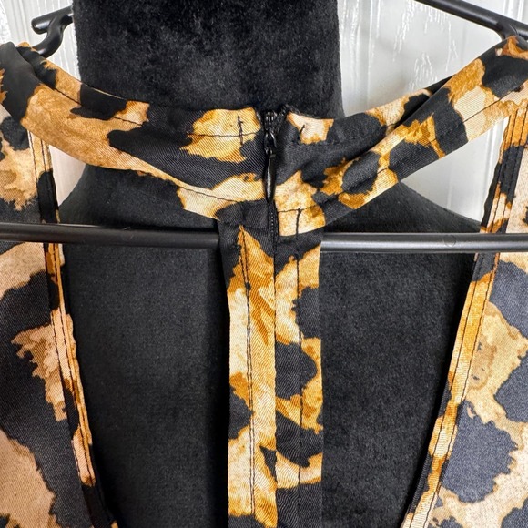 TOBI Leopard print romper SZ MED - Picture 7 of 7